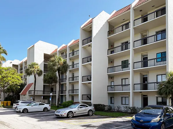 3000 Presidential Way Apt 106, West Palm Beach, FL 33401