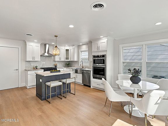 3rd image of 46 Auburn Road