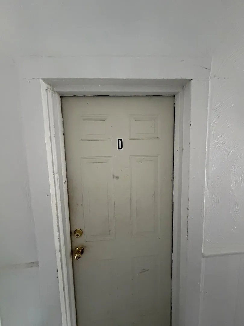 424 S Saratoga St - 424 S Saratoga Unit D — Photo 1