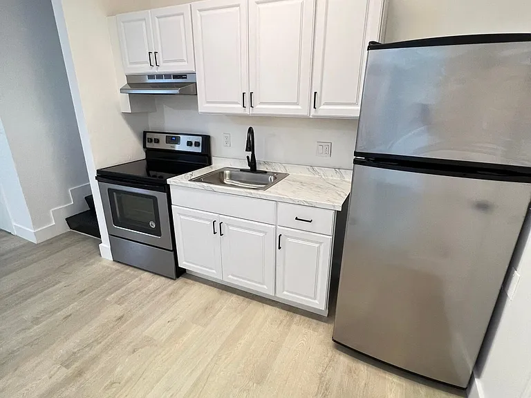 720 NW 61st St #10 — Photo 2