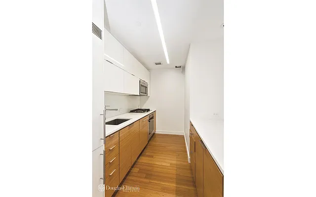 Rented by Douglas Elliman | media 38