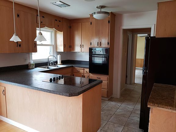 4th image of 1032 Delphinium Dr