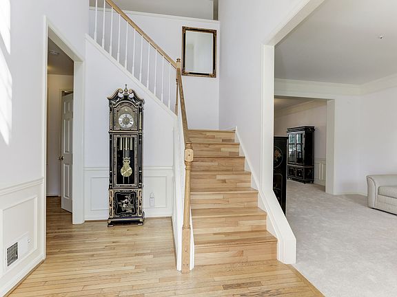 3rd image of 3202 Carlene Ct