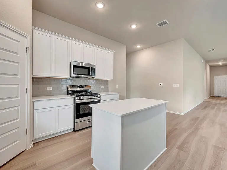 4509 Lava Island Dr — Photo 9