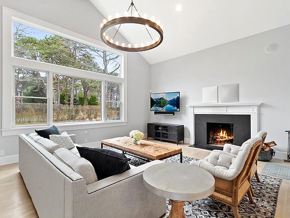 4th image of 5 Sandown Ct