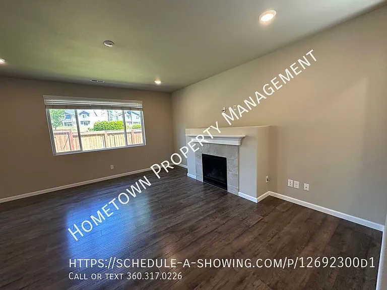 3332 Juno Ct NE — Photo 8