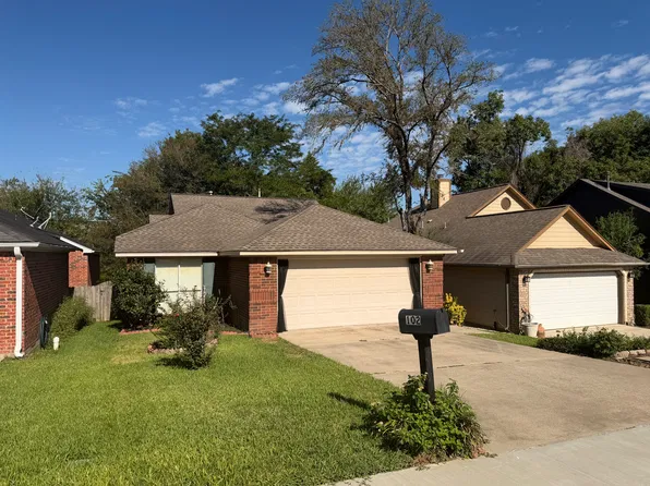 102 Harbour Town Cir, Montgomery, TX 77356