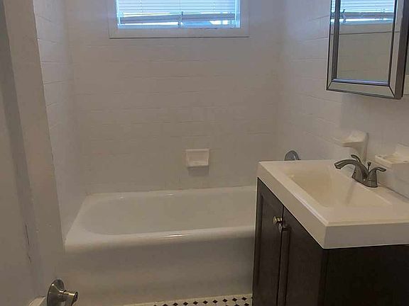 4th image of 59 Ferris Pl APT 2C