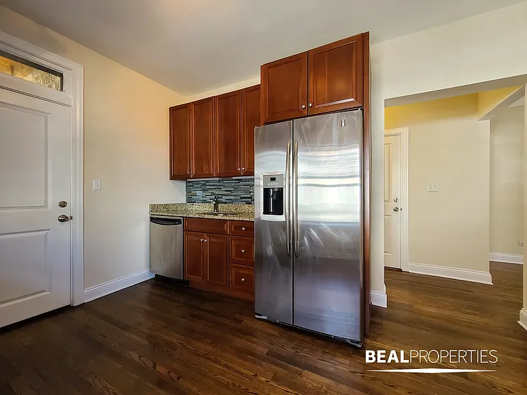 740-50 West Addison Street — Photo 12