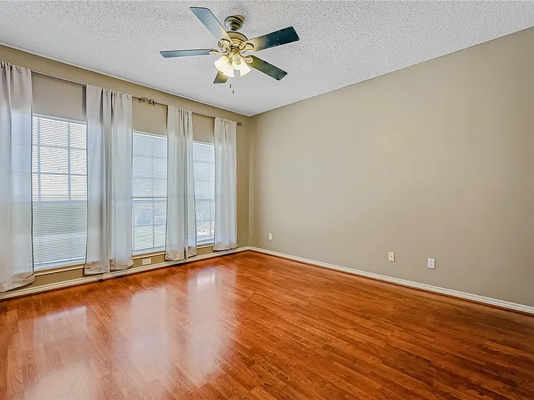 5917 Harvest Hill Rd — Photo 28