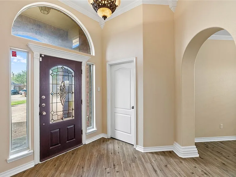 6206 Queen Jane St — Photo 2