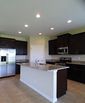 3rd image of 2947 Apple Blossom Dr