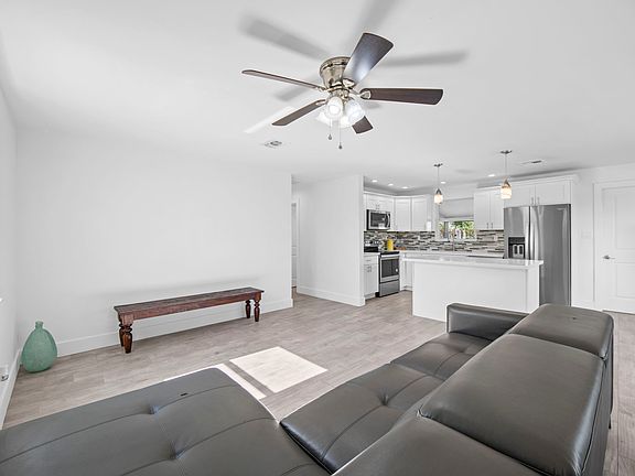 2nd image of 5641 NE 8th Ave