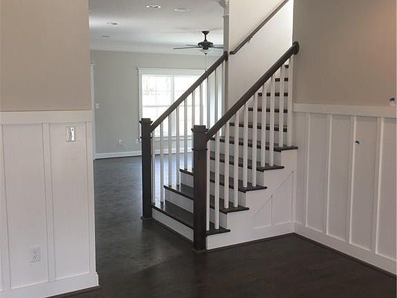 3rd image of 4822 Lake Bradford Ln