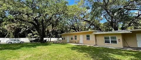 3rd image of 1060 SW 28th St