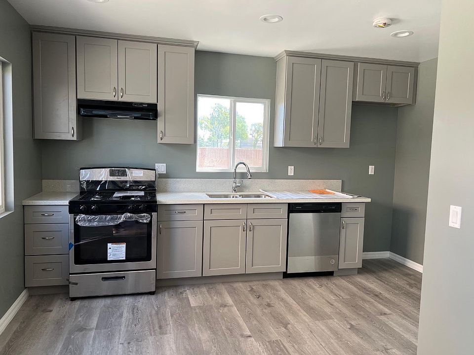 1st image of 15336 1/2 Woodruff Pl