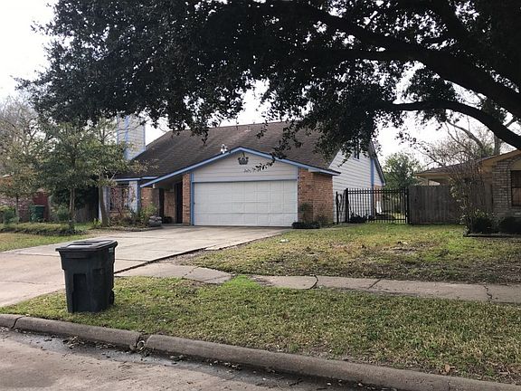 2nd image of 10715 Heather Hill Dr