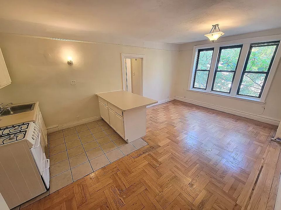 1st image of 647 W 169th St #5B