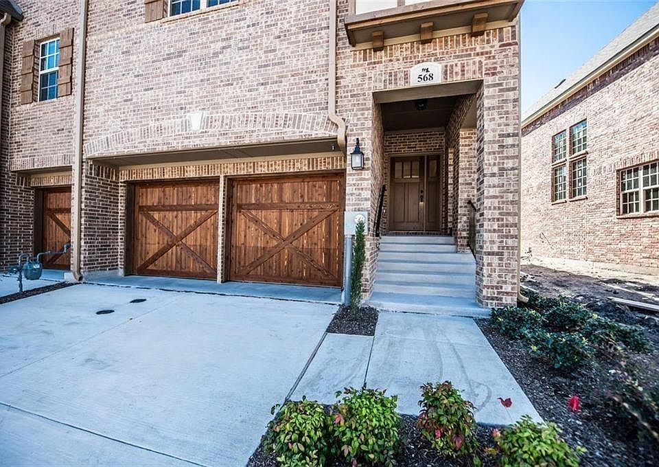 1st image of 568 Waterloo Dr