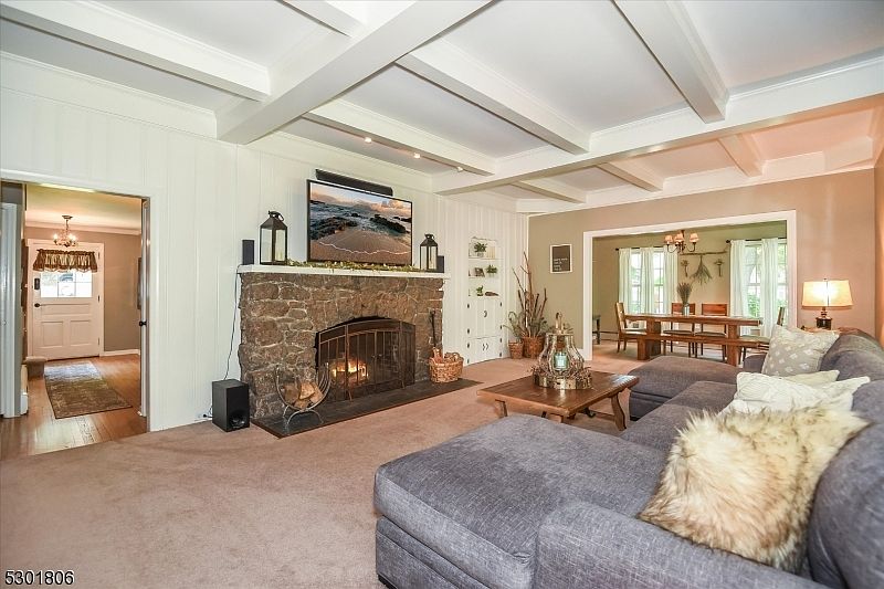 1st image of 39 Circle Ave