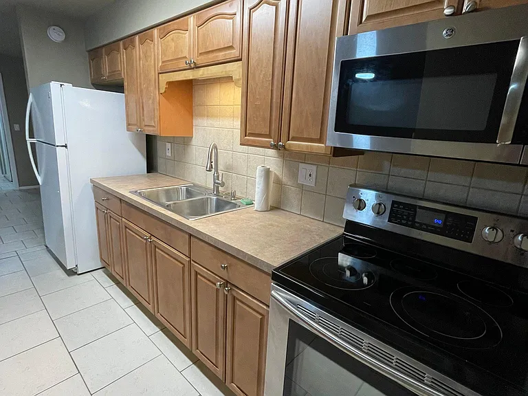 4444 Swift Rd #41 — Photo 8