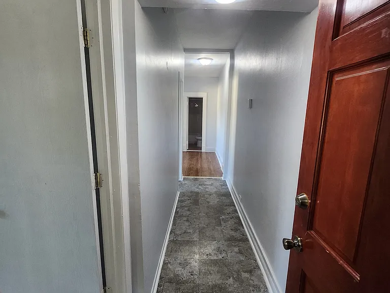 468 Beaumont St E #4 — Photo 11
