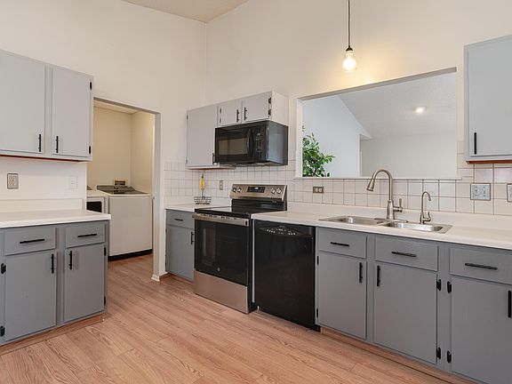4th image of 4976 Silver Bow Dr