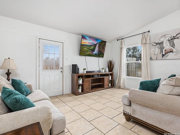3rd image of 6162 APPLE VALLEY DR