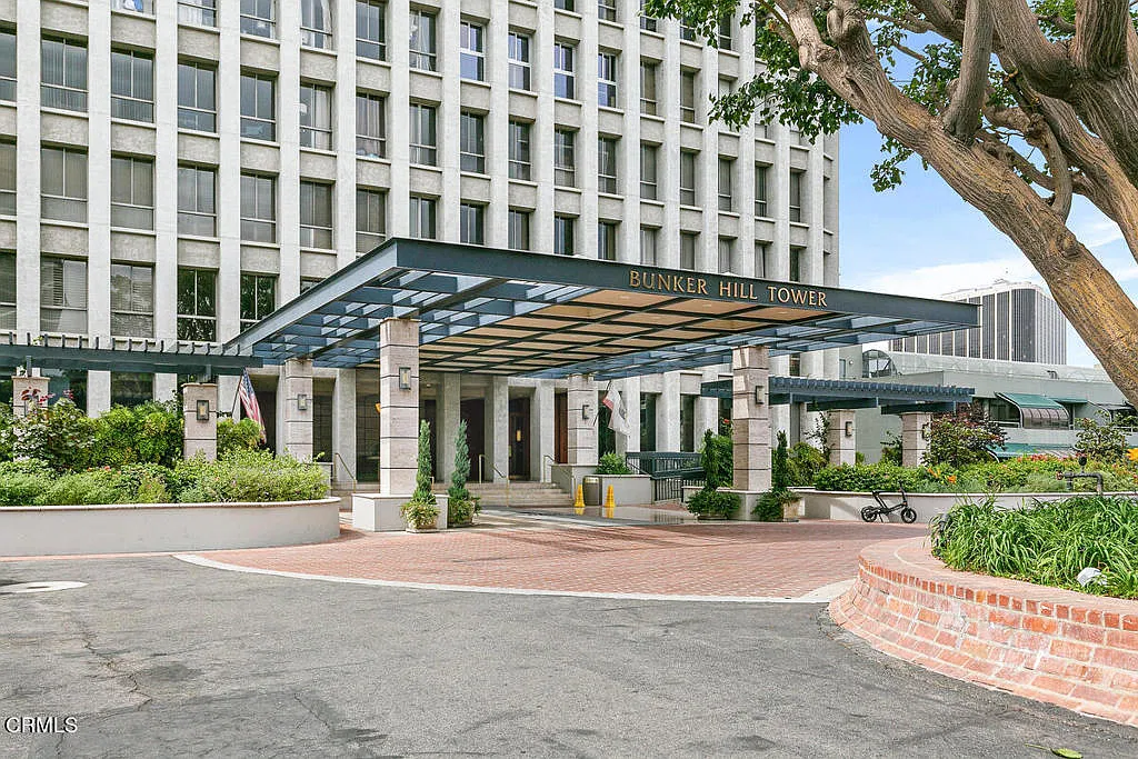 1 bed, 1.0 bath, 762 sqft, $2,380 — Photo 2