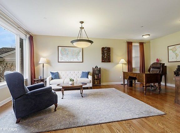 5th image of 106 N Kenilworth Ave