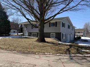 301 Upper Ridge St, Reinbeck, IA 50669