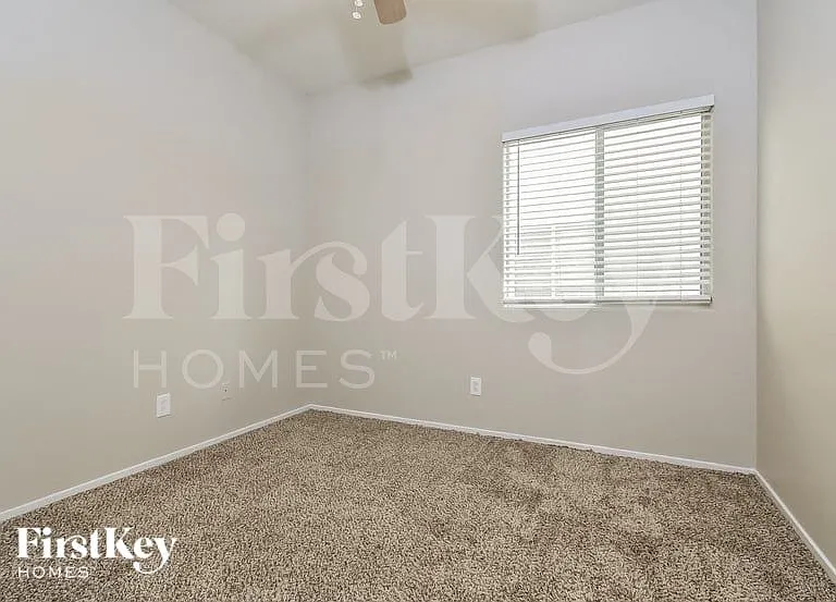 1527 Paradise Reef Ave — Photo 12