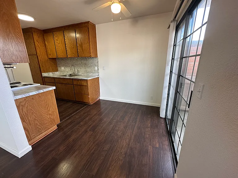 618 Main St #E — Photo 8