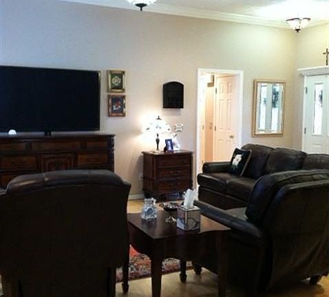 3rd image of 3308 S Woodstock Ave