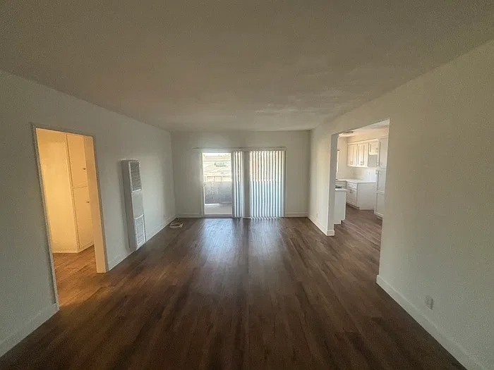 2 bed, 1.0 bath, 750 sqft, $2,500 — Photo 2