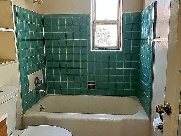 5th image of 2238 E 9th St