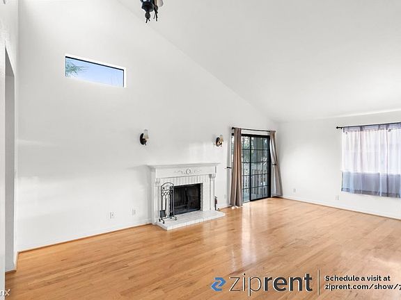 2nd image of 820 Cedar St