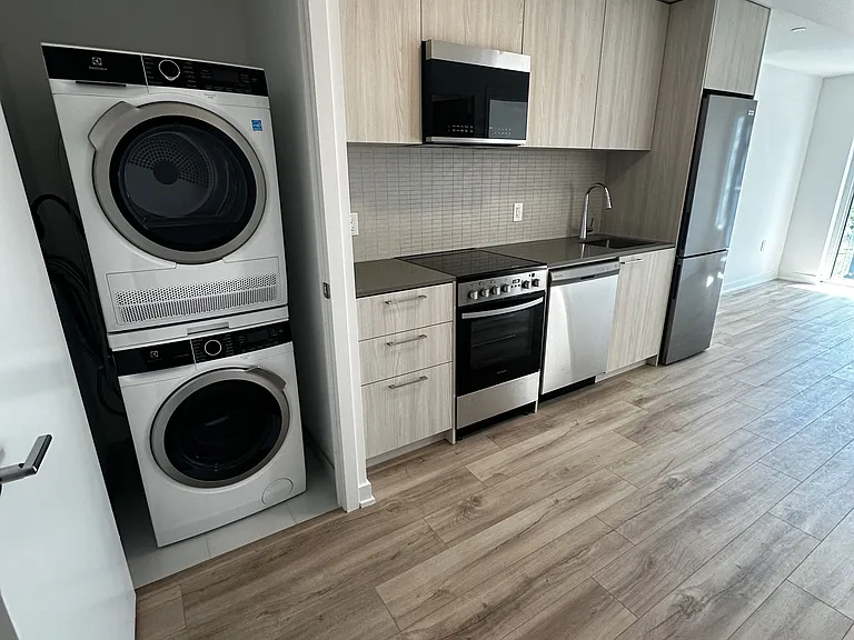 7439 Kingston Rd #512 — Photo 8