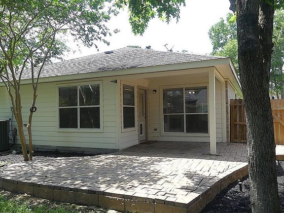 Great entertainment space on this spacious, partially covered patio.