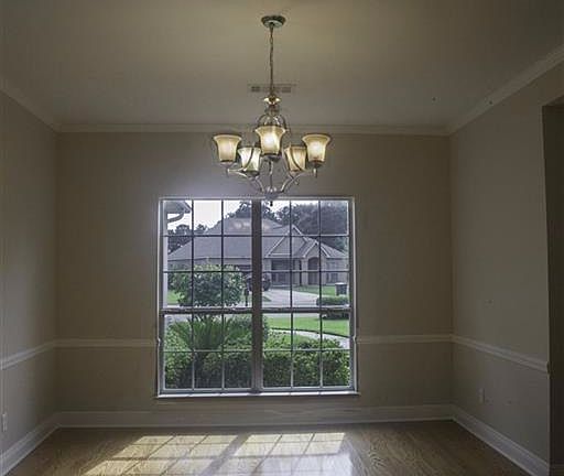 5th image of 17542 Rosemont Dr