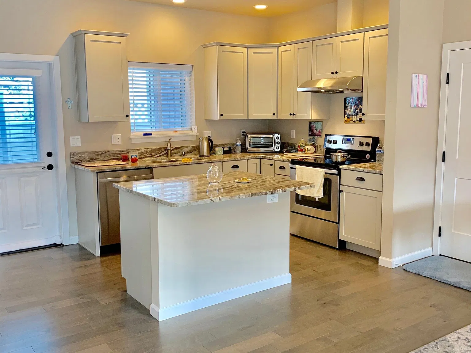 2518 J Ave — Photo 3
