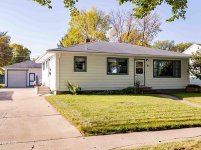 1811 11th Ave N, Grand Forks, ND, 58203