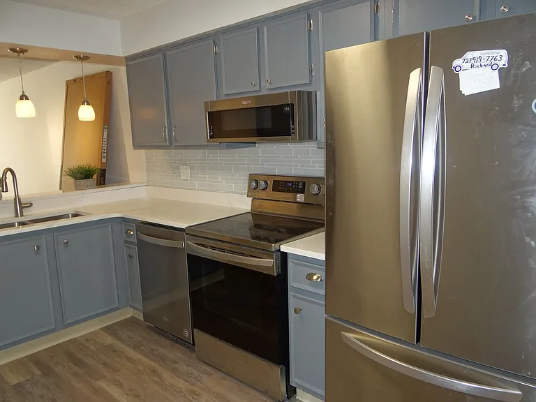1116 Castlemay Cir — Photo 4