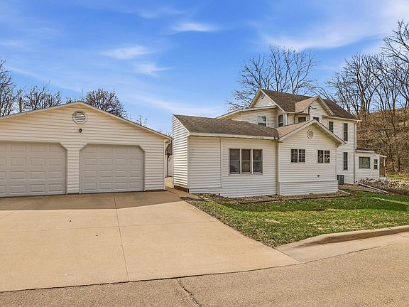4th image of 1240 Rosedale Ave
