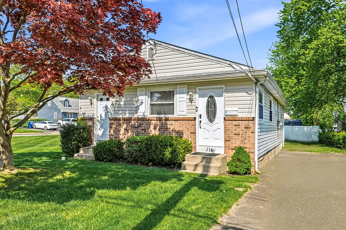 off street parking - 114 Grandview Ave
