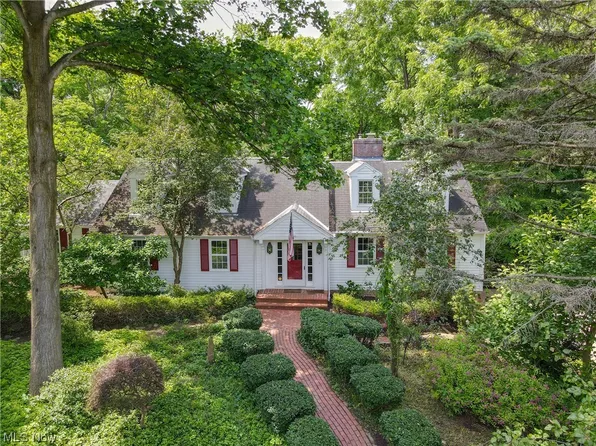 7630 Cairn Ln, Gates Mills, OH 44040