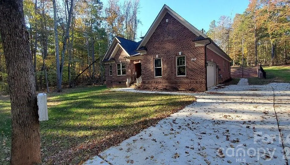 550 Cottonfield Cir