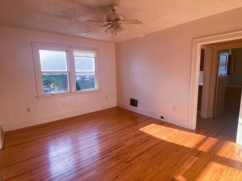 2nd image of 2628 Duck Creek Rd #4