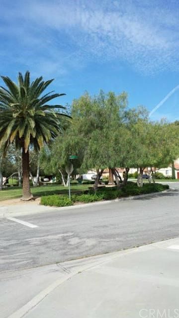 1st image of 29100 Garden Cres