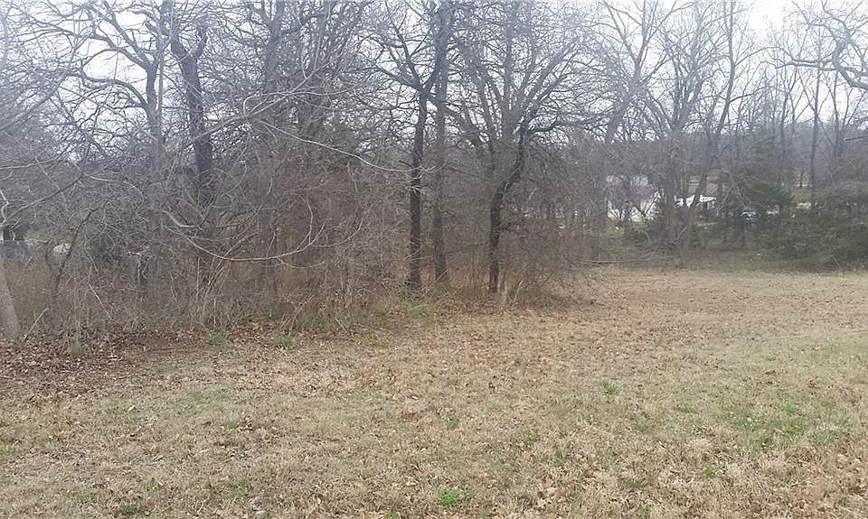 2nd image of 14325 SE 104th St